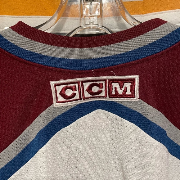 Colorado Avalanche Jersey - Picture 7 of 11